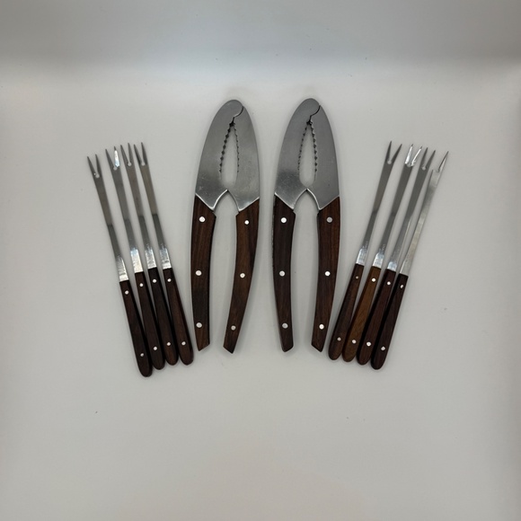 Teak wood handled nut cracker or shellfish cracker set. Vintage made in Japan. - Picture 3 of 12